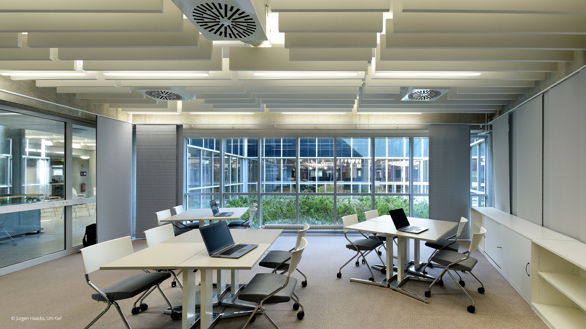 Meeting points Communication areas Acoustic ceiling Lamella ceiling Baffle ceiling